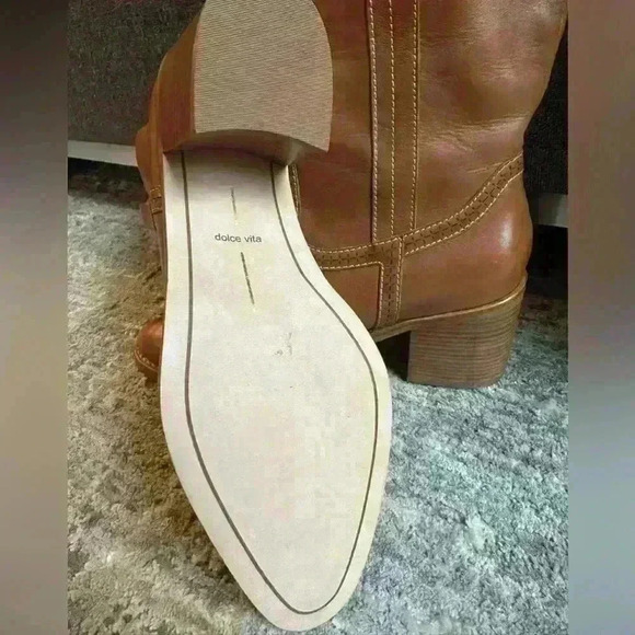 Dolce Vita Colete Bootie in Cognac
Leather Western-Inspired‎ Size 9.5 - Picture 8 of 8